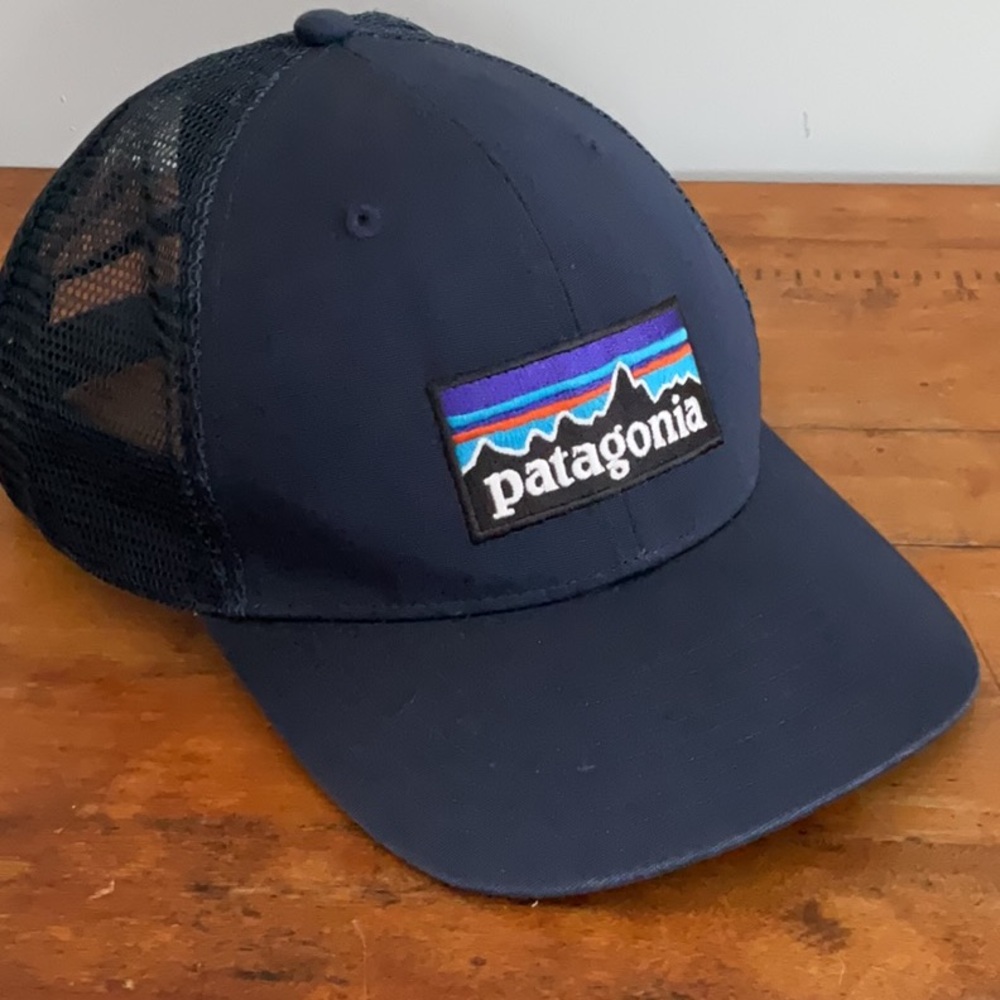 Patagonia P6 Logo Trucker Hat. New without tags